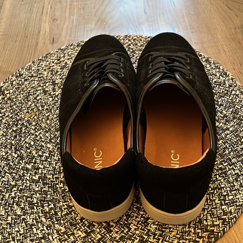 Vionic Size 9.5 Wide black Suede Slip-ons in EUC - Picture 2 of 6